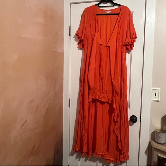 #109 FASHION NOVA ORANGE RUFFLE HI-LOW DRESS 1X - Picture 2 of 6
